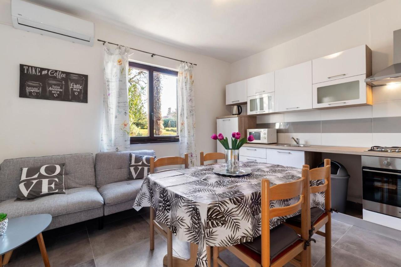 Apartment Greta Labin  Eksteriør bilde