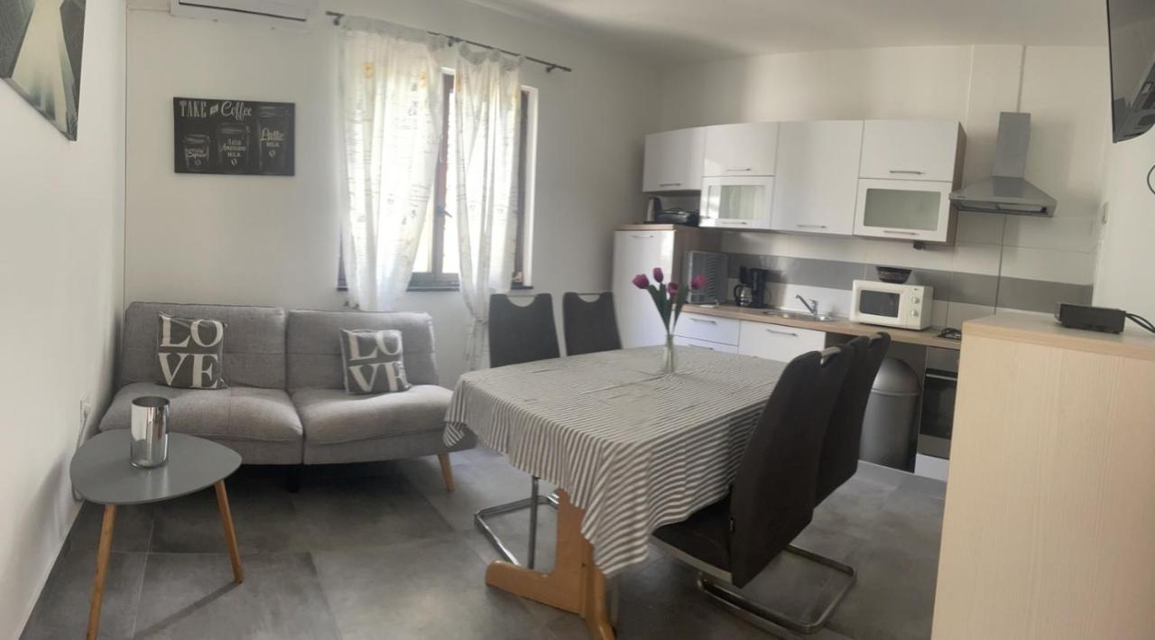 Apartment Greta Labin  Eksteriør bilde